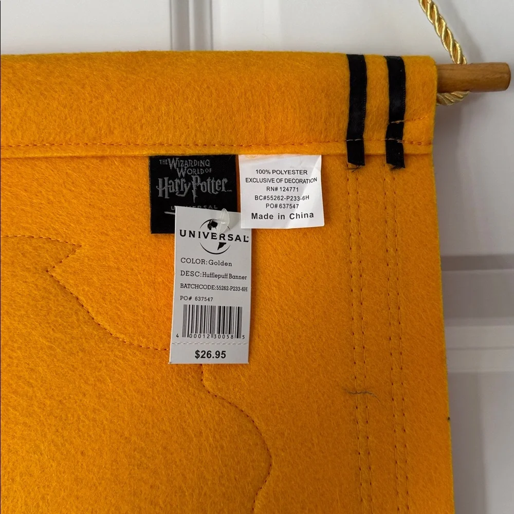 Warner Bros. Hufflepuff Tapestry - Yellow and Black